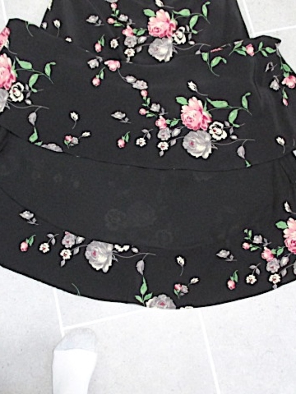 Ralph Lauren Black Floral Silk Full Tiered Midi Skirt, Size 12 - Picture 7 of 8